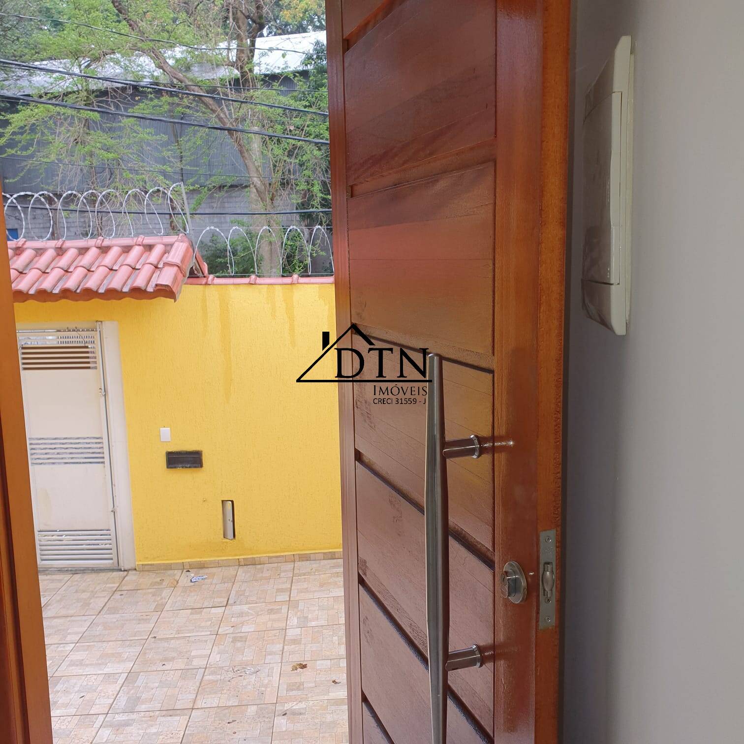 Casa à venda com 3 quartos, 100m² - Foto 2