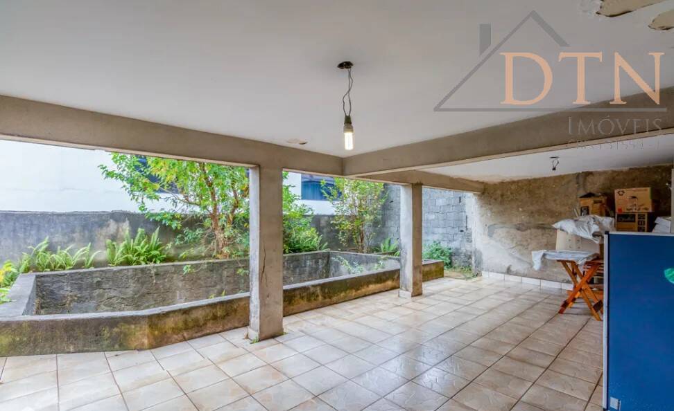 Casa à venda com 5 quartos, 265m² - Foto 4