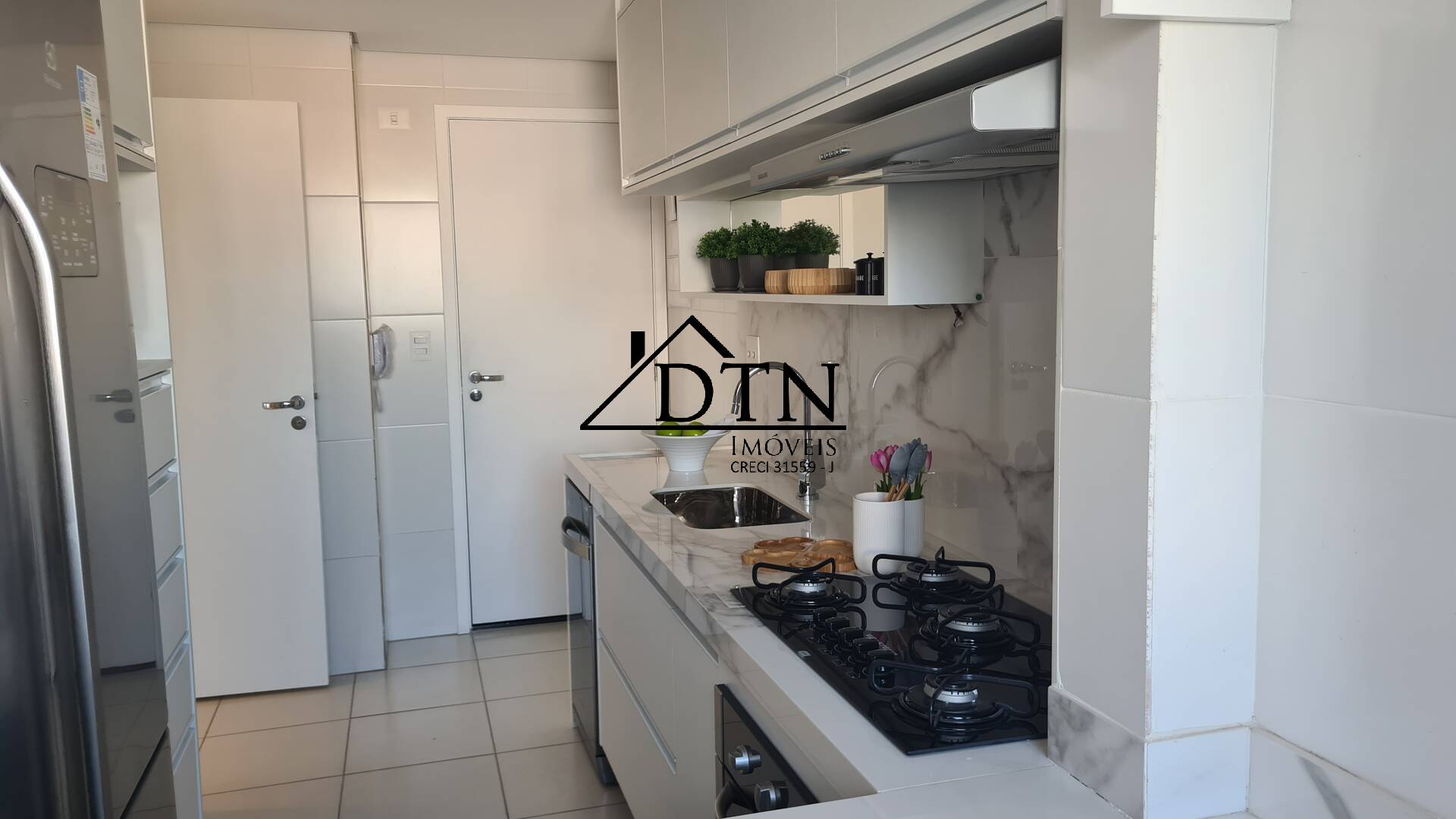 Apartamento à venda com 3 quartos, 81m² - Foto 4