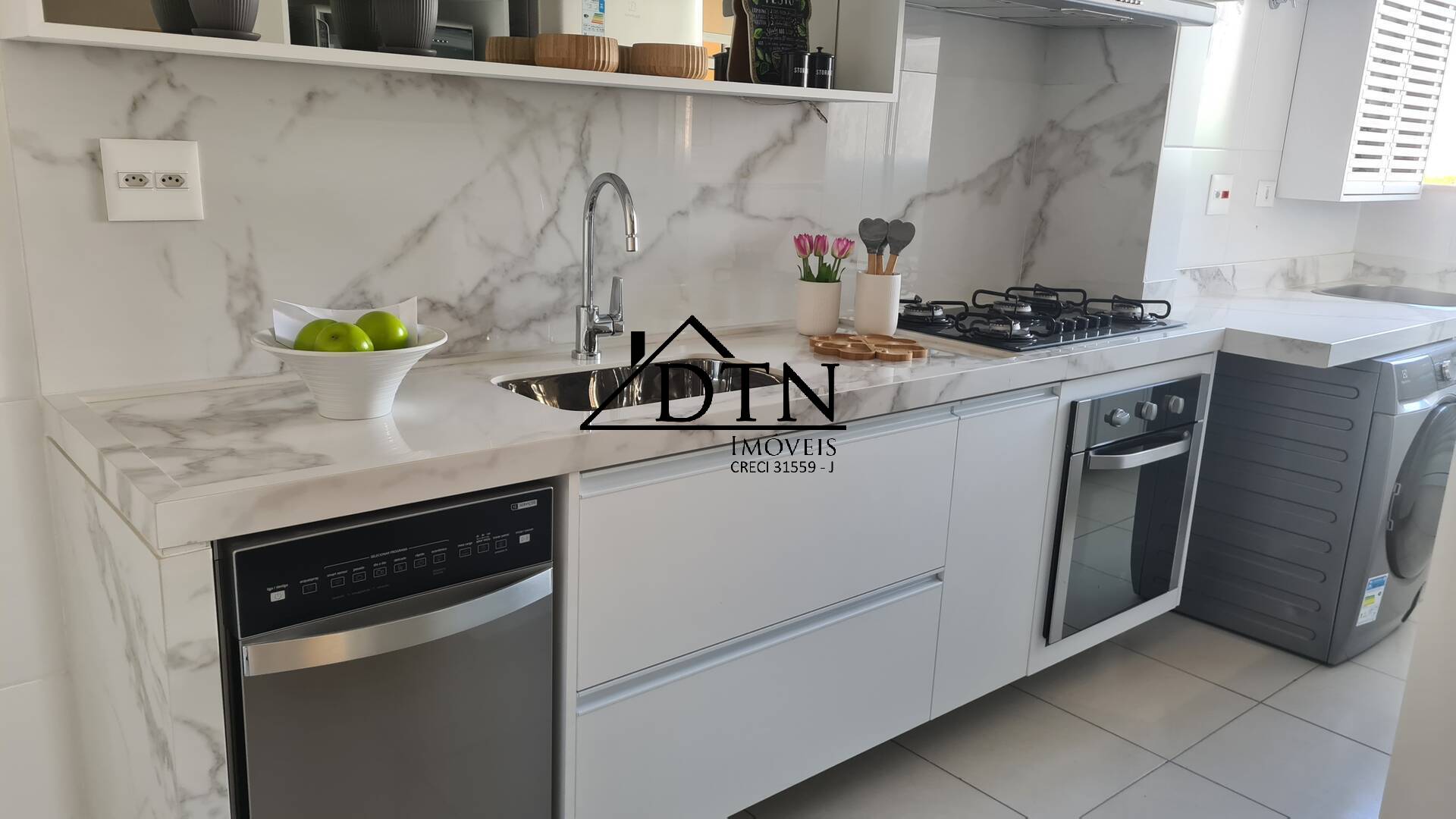 Apartamento à venda com 3 quartos, 81m² - Foto 1