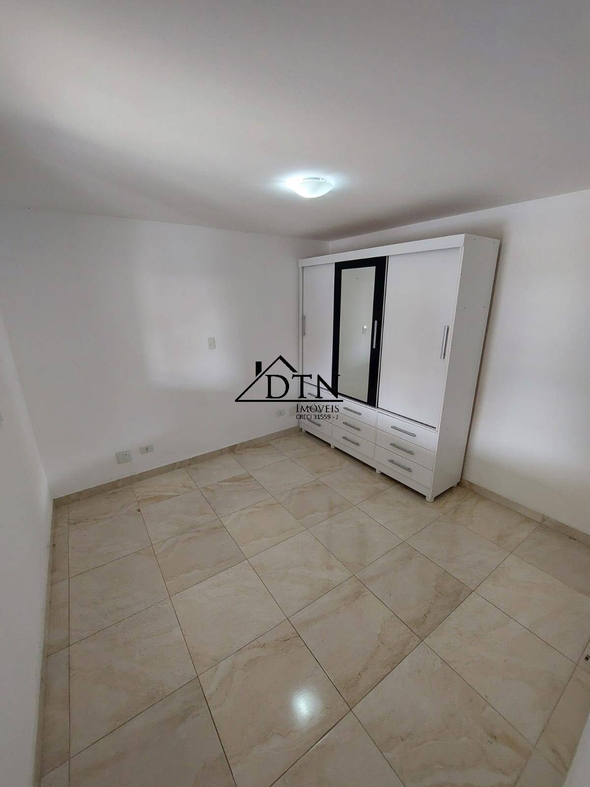 Apartamento à venda com 1 quarto, 60m² - Foto 17