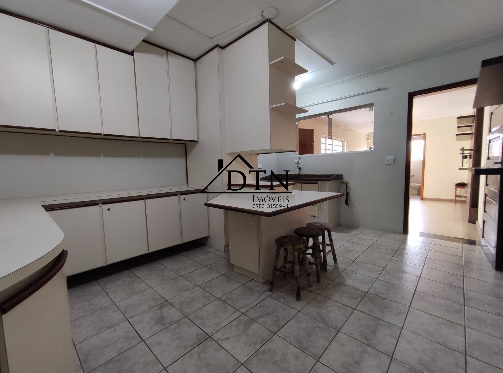 Sobrado à venda com 2 quartos, 181m² - Foto 4