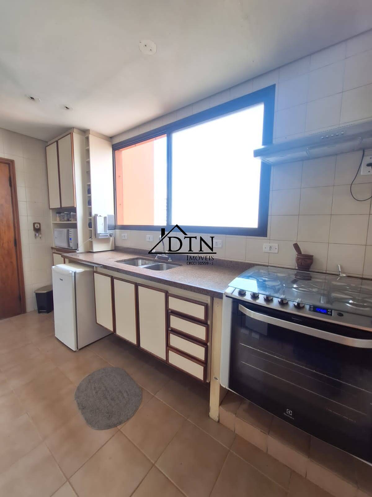 Apartamento à venda com 4 quartos, 157m² - Foto 8