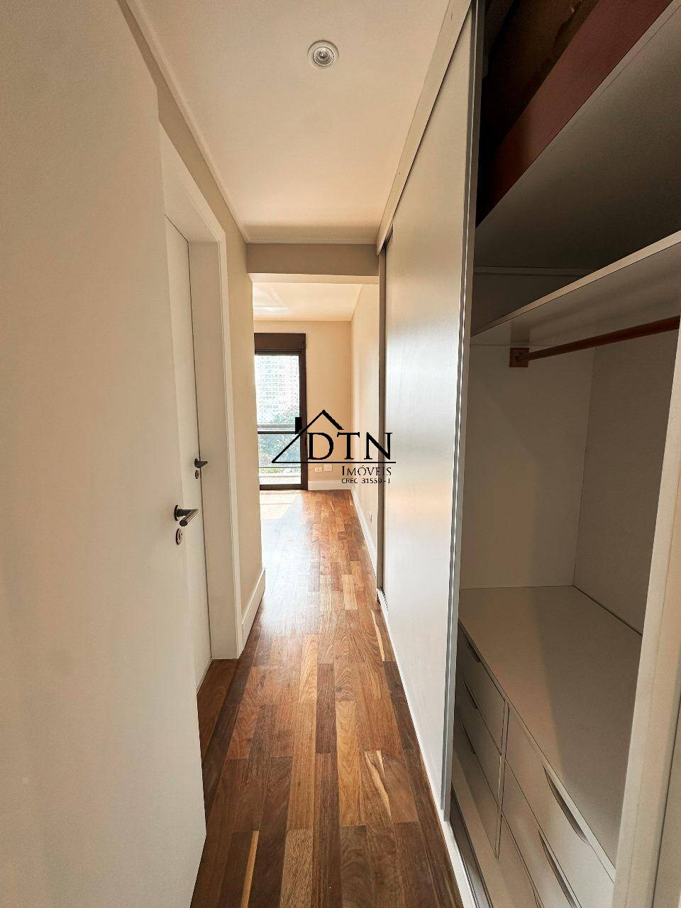 Apartamento à venda com 4 quartos, 195m² - Foto 13