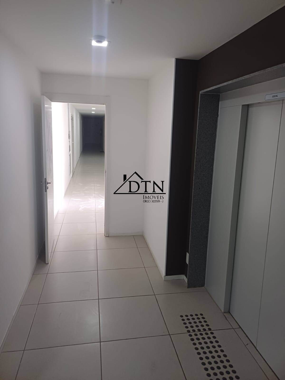 Apartamento à venda com 2 quartos, 42m² - Foto 11