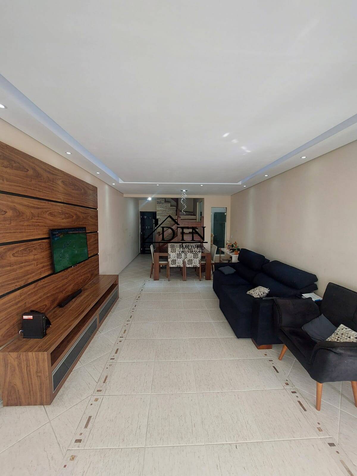 Casa à venda com 4 quartos, 166m² - Foto 2