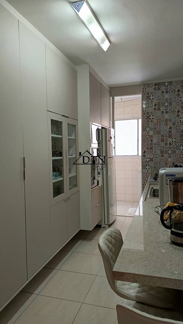 Apartamento à venda com 2 quartos, 68m² - Foto 13